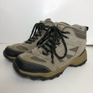 Earth Spirit Trail Hiking Boots Sz 5.5